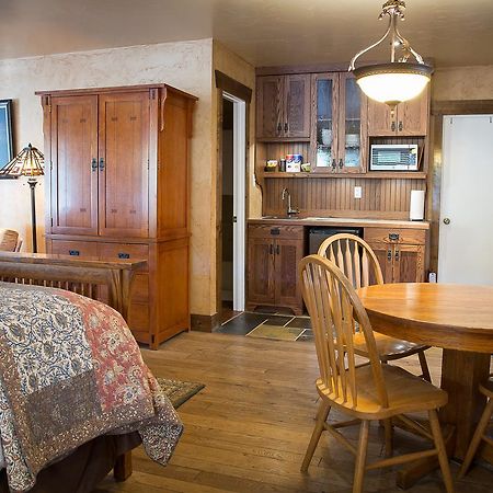 Canyon Vista Lodge Rockville エクステリア 写真